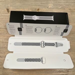 Nike Apple Watch Sport Band - Platinum/Black